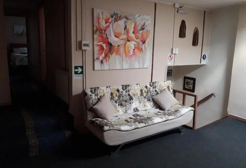 ペンション Hostal Torres Del Paine 2