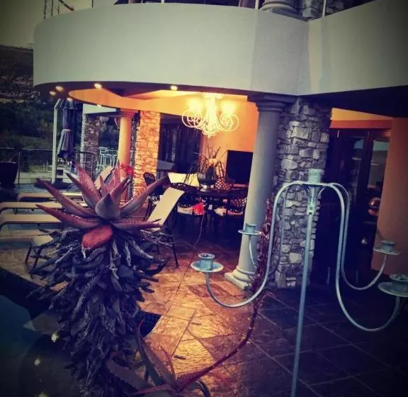 Majatalo Whale Rock Guest House