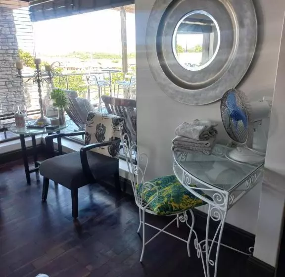 Majatalo Whale Rock Guest House