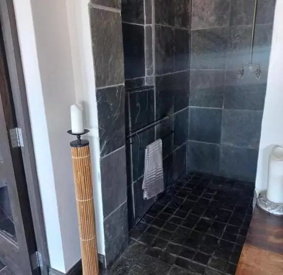 Majatalo Whale Rock Guest House