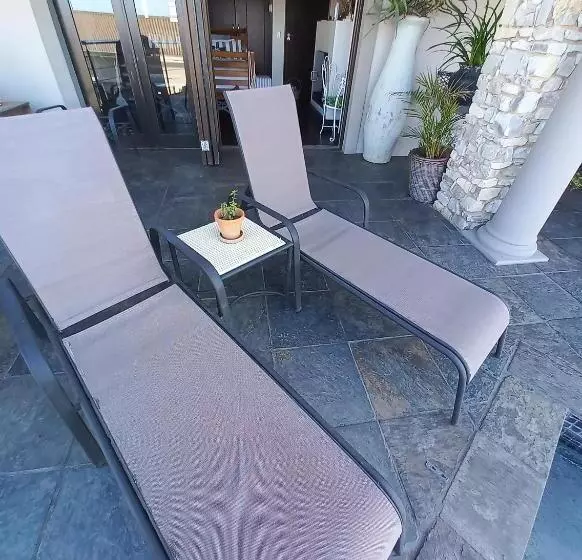 Majatalo Whale Rock Guest House