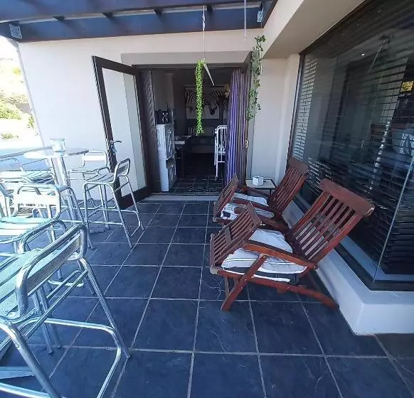 Majatalo Whale Rock Guest House