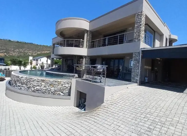 ペンション Whale Rock Guest House