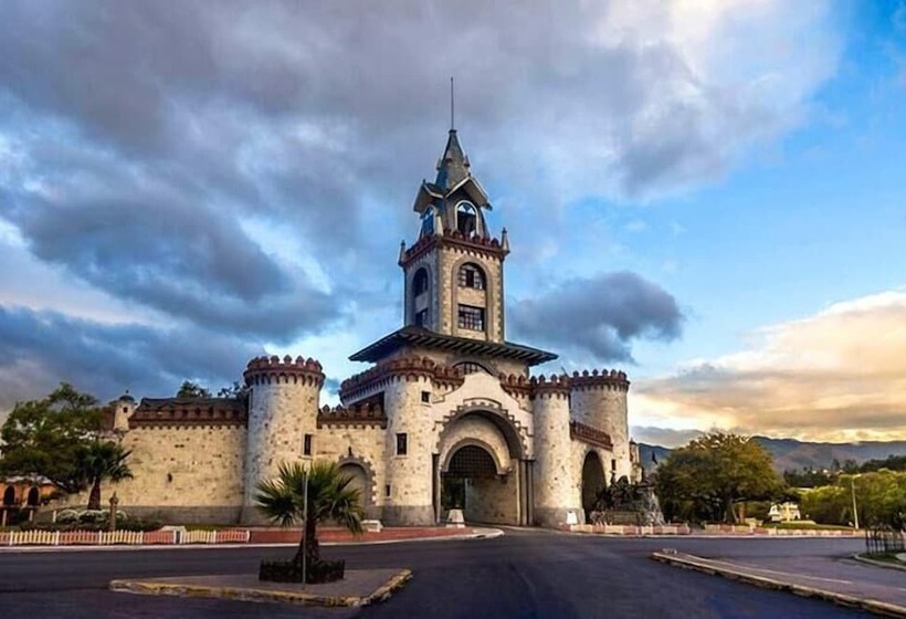 Отель Jomaley Real