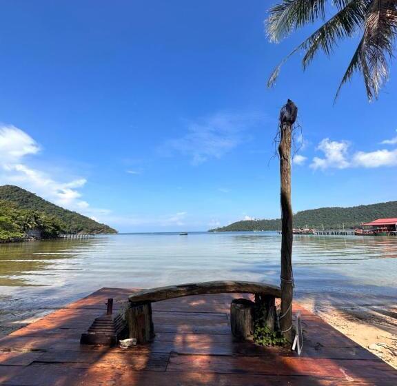 استراحتگاه Easy Tiger Garden Bungalows   By Beach House Cambodia