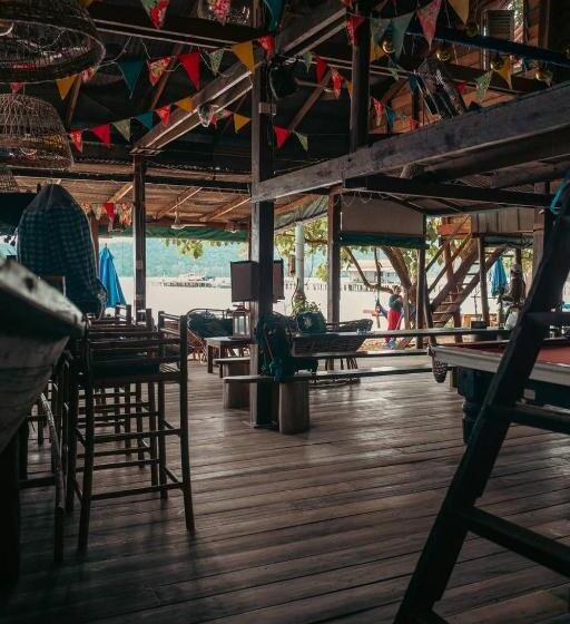 استراحتگاه Easy Tiger Garden Bungalows   By Beach House Cambodia