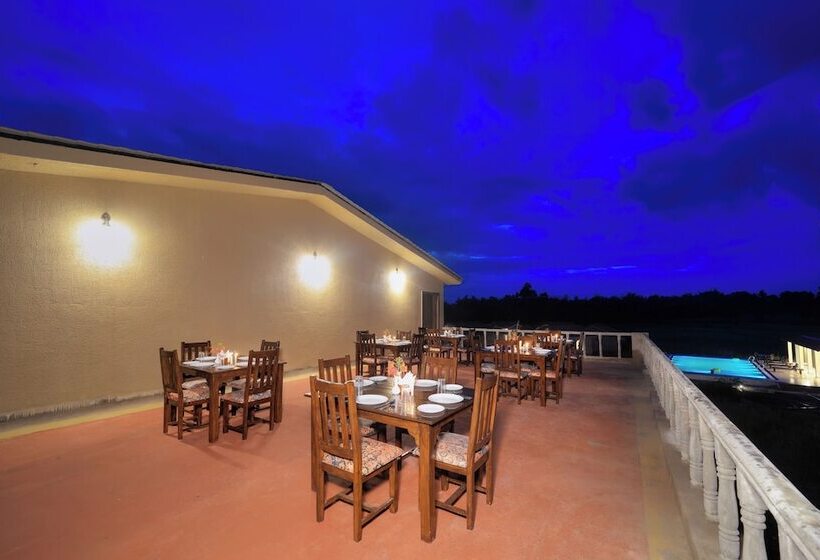 בית מלון כפרי Aranyak Resort Kanha