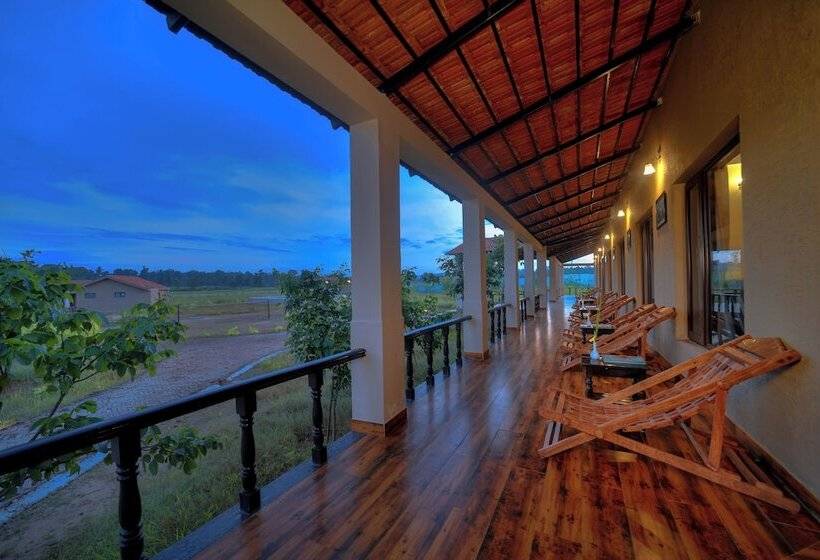 בית מלון כפרי Aranyak Resort Kanha