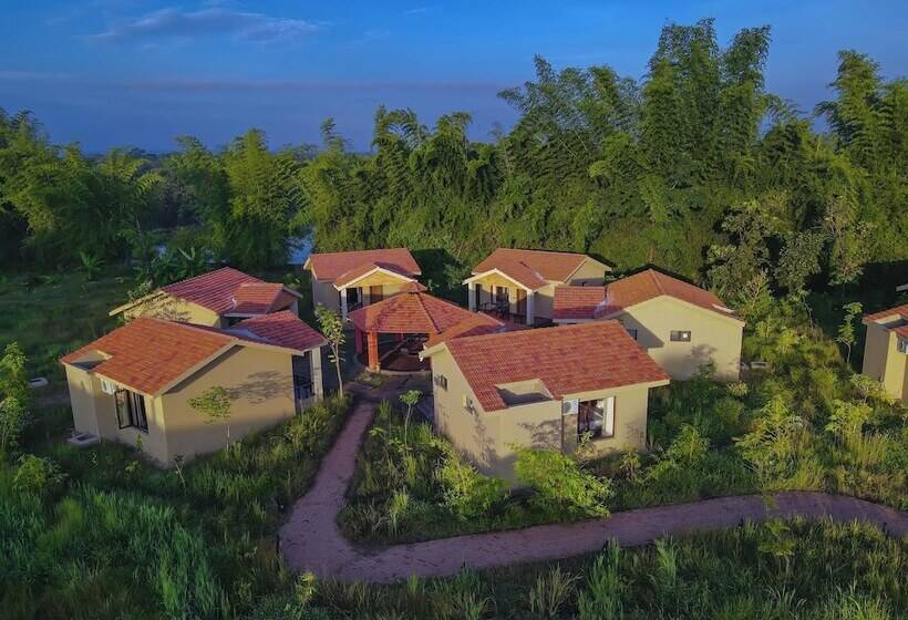 בית מלון כפרי Aranyak Resort Kanha