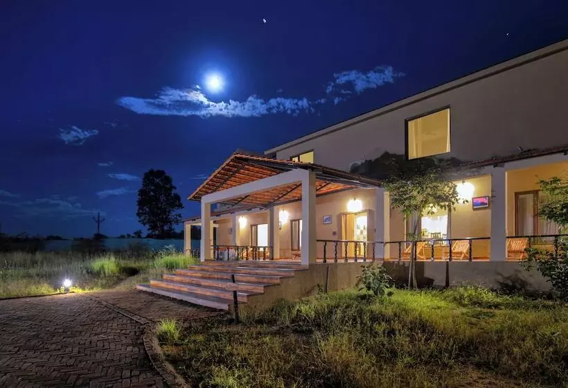 Hotelli Aranyak Resort Kanha