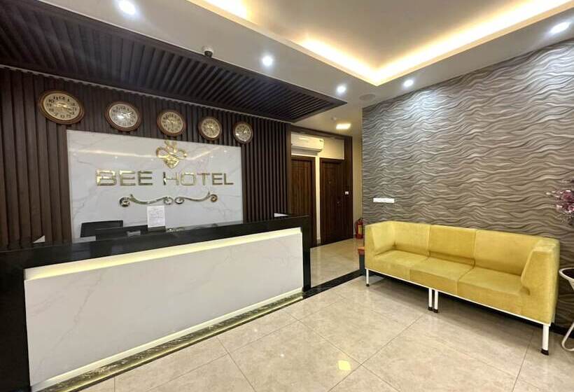 هتل Capital O 1194 Bee