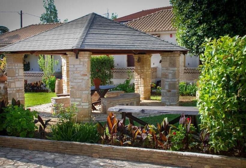 هتل The Suite At Garden Village