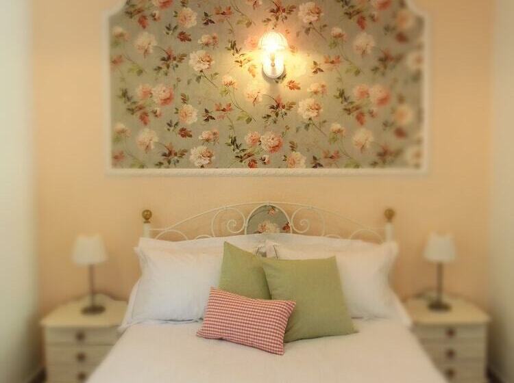 هتل The Suite At Garden Village