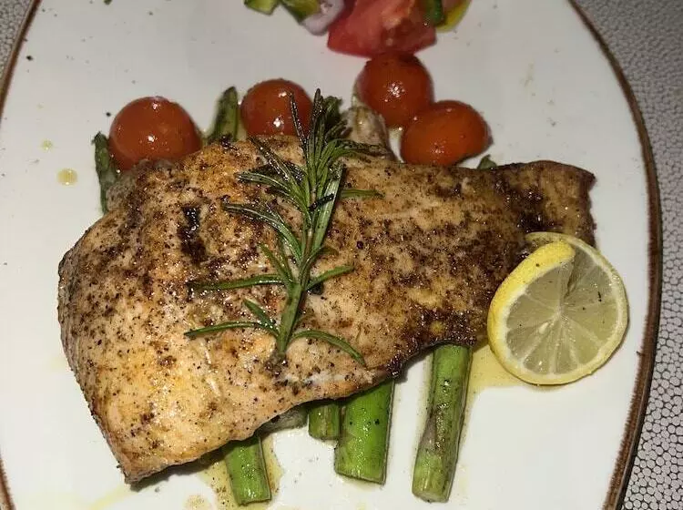 هتل The Suite At Garden Village