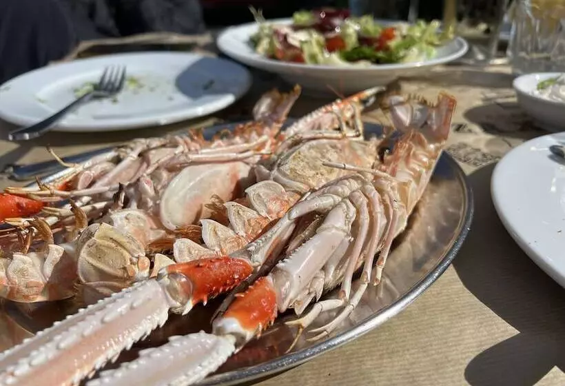 هتل The Suite At Garden Village