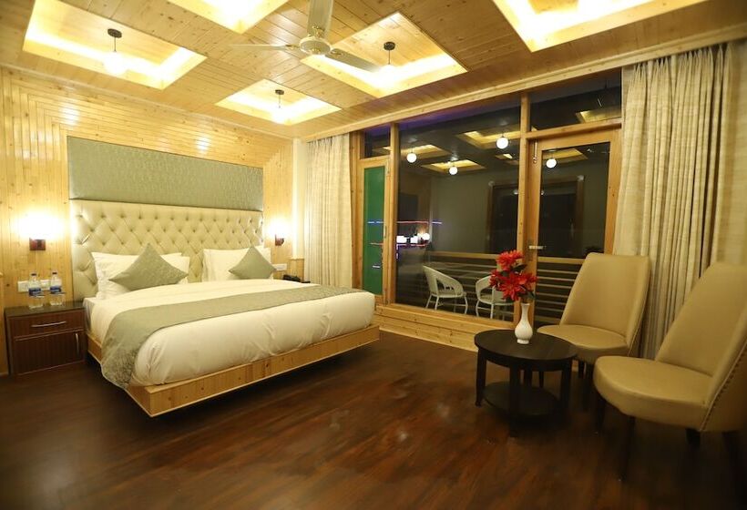 Отель Golden Wood Manali