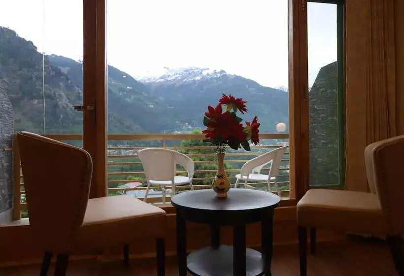 ホテル Golden Wood Manali