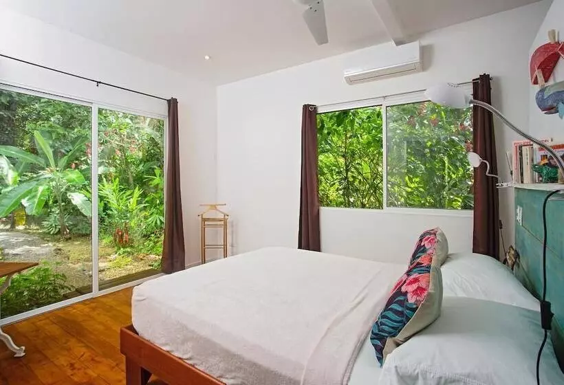 ホテル Ojochal Gardens Villas