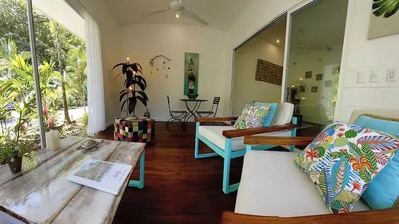 ホテル Ojochal Gardens Villas