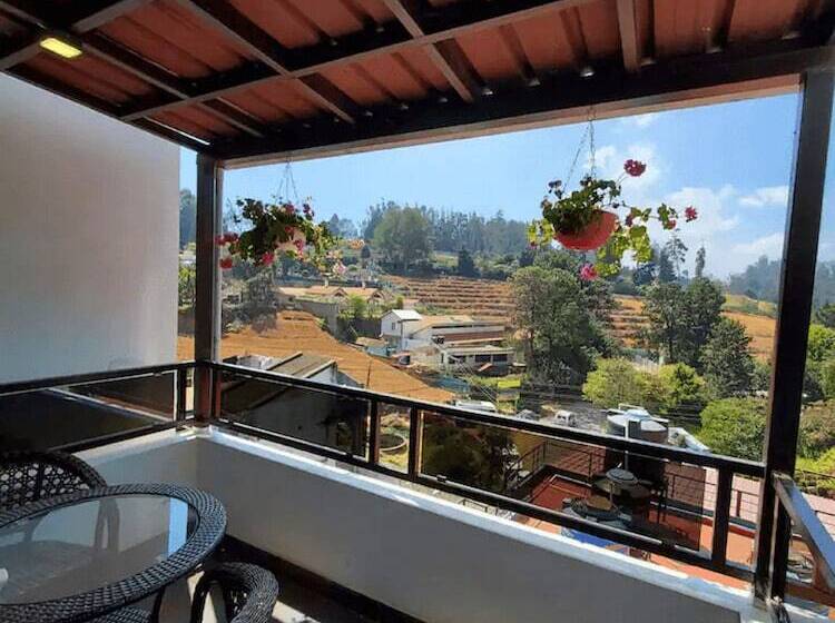 בית מלון כפרי The 643 Holiday Homes