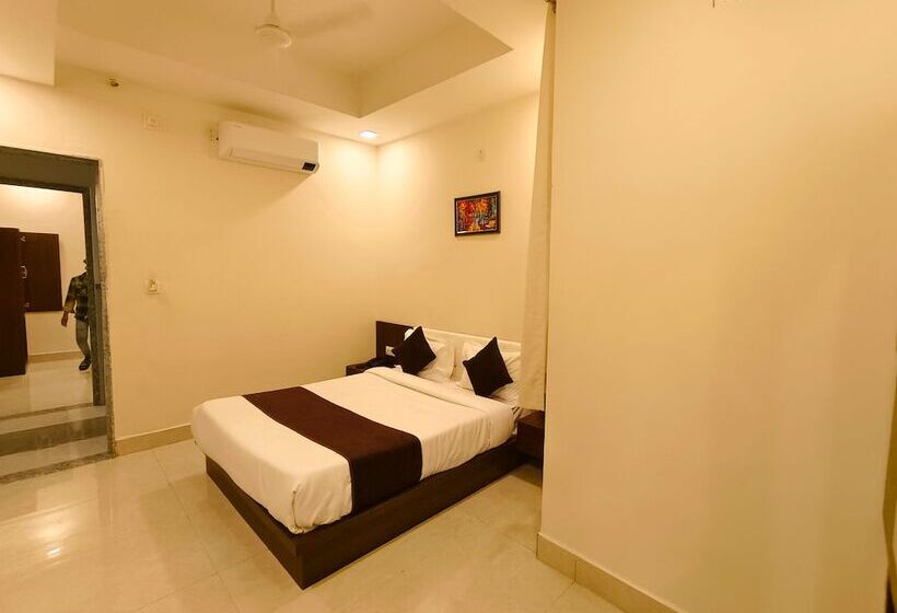 ホテル Veer Palace