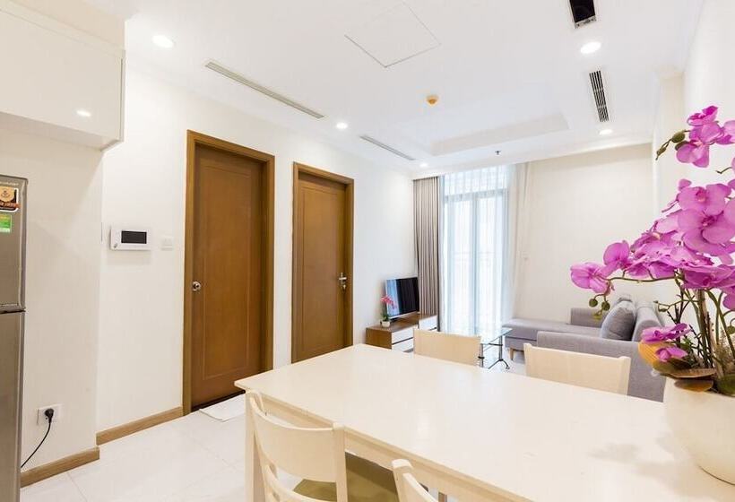 Luxury Landmark   Linh S Apartment