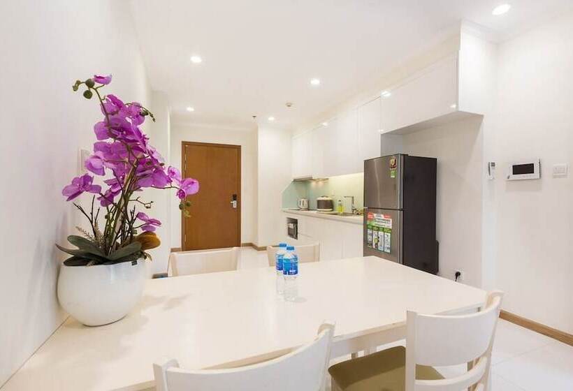 Luxury Landmark   Linh S Apartment