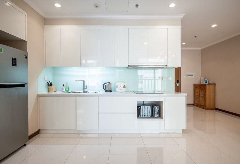 Luxury Landmark   Linh S Apartment