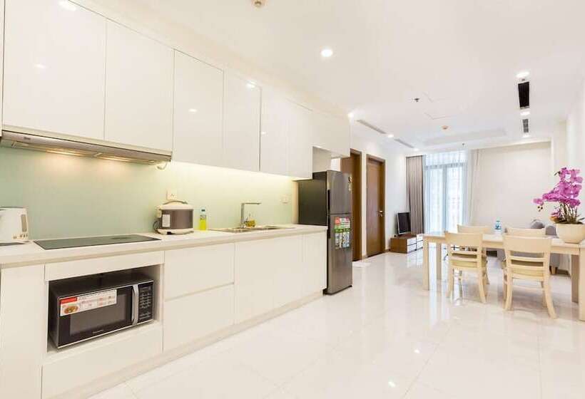Luxury Landmark   Linh S Apartment