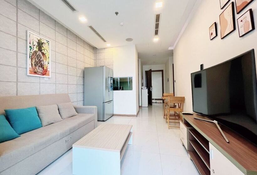Luxury Landmark   Linh S Apartment