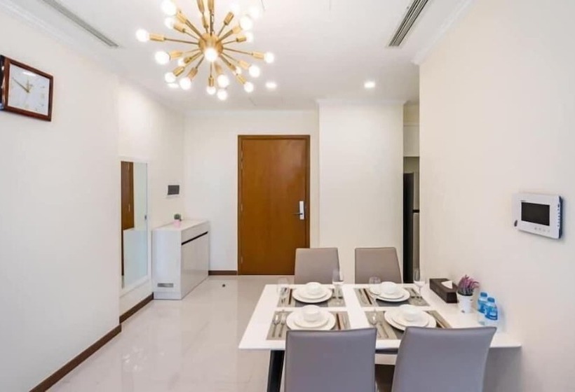Luxury Landmark   Linh S Apartment