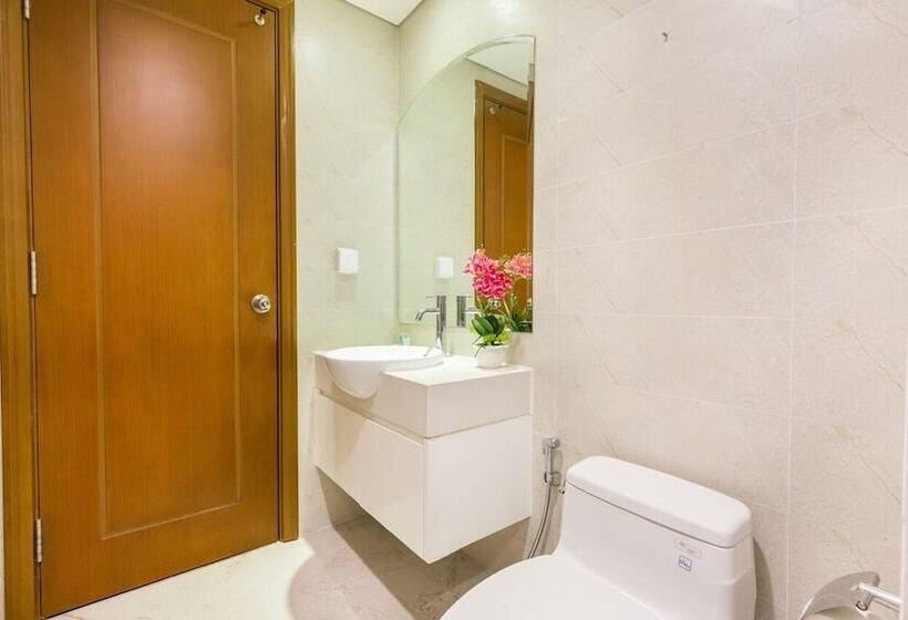 Luxury Landmark   Linh S Apartment
