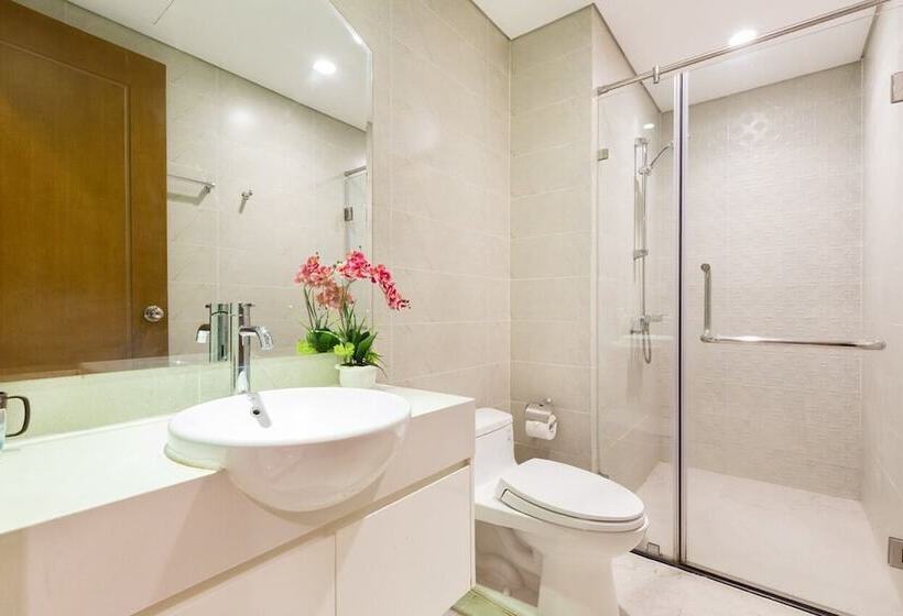 Luxury Landmark   Linh S Apartment