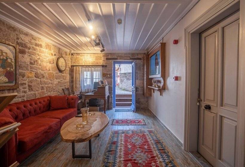 پانسیون Cunda Alesta Otel