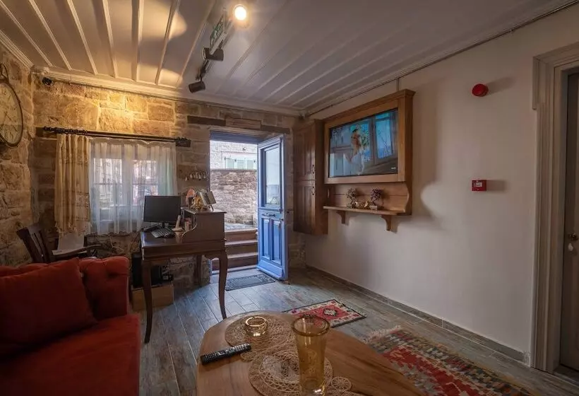 Majatalo Cunda Alesta Otel