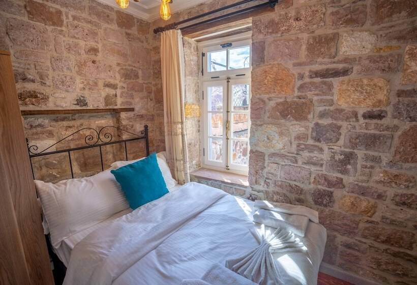 پانسیون Cunda Alesta Otel