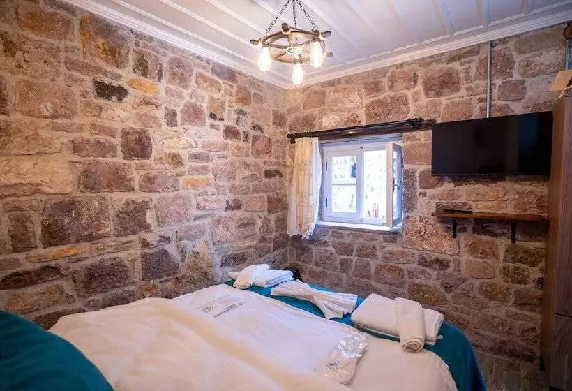 Majatalo Cunda Alesta Otel