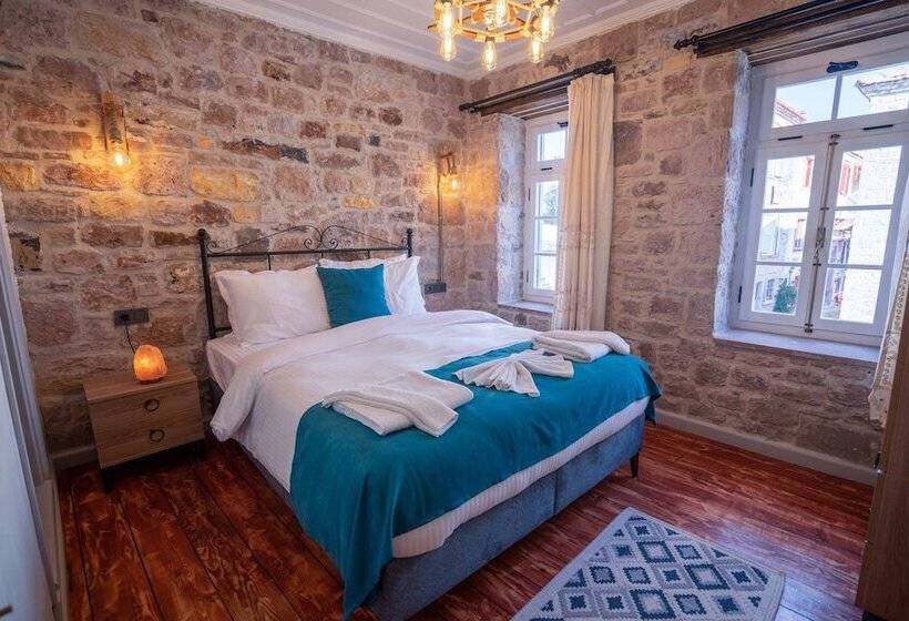 پانسیون Cunda Alesta Otel