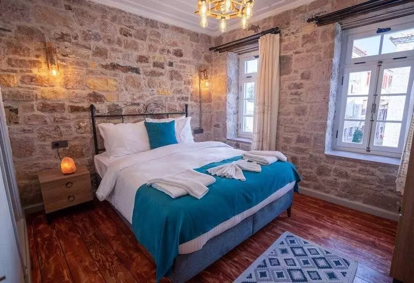 Majatalo Cunda Alesta Otel