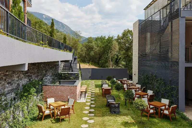 Bayview Hills Luxury Residences