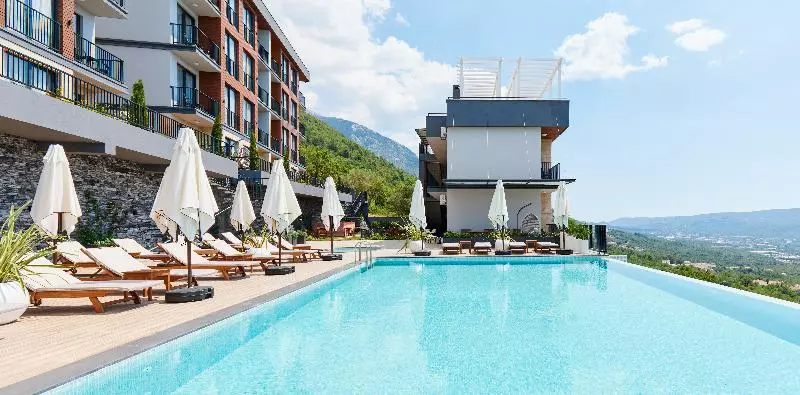 Bayview Hills Luxury Residences