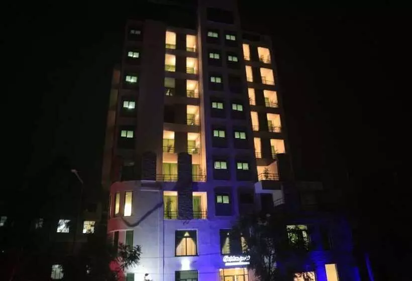 Golden Park Apartment