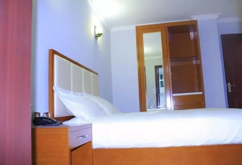 Golden Park Apartment