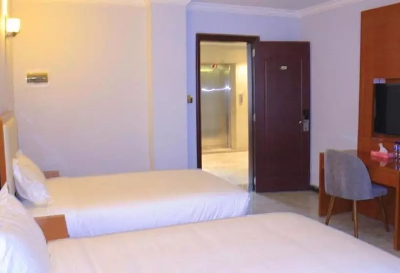 Golden Park Apartment