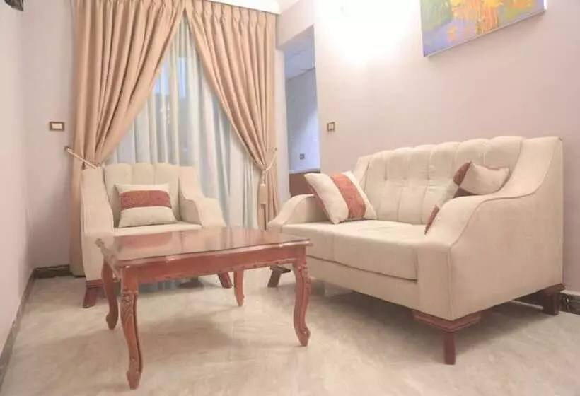 Golden Park Apartment