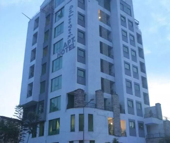 Golden Park Apartment