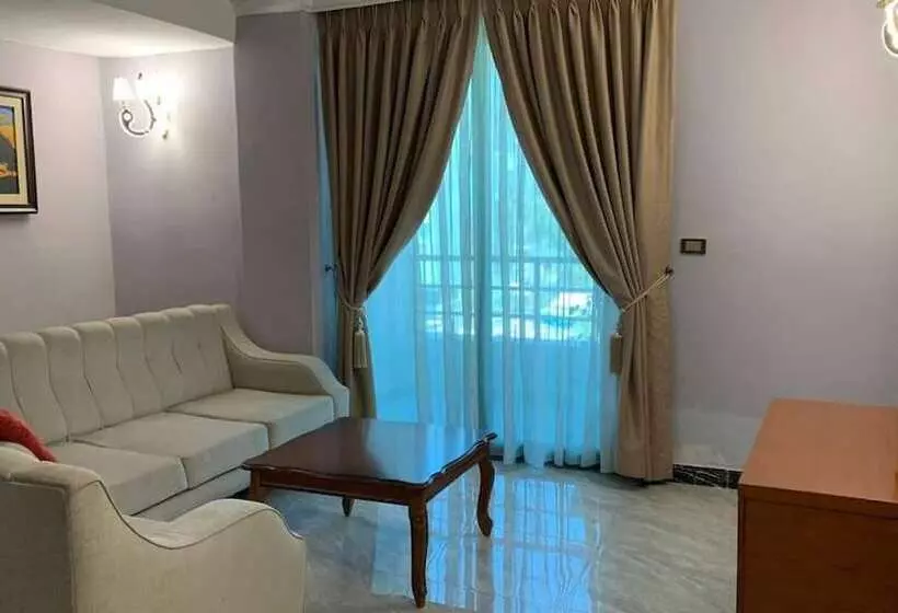 Golden Park Apartment