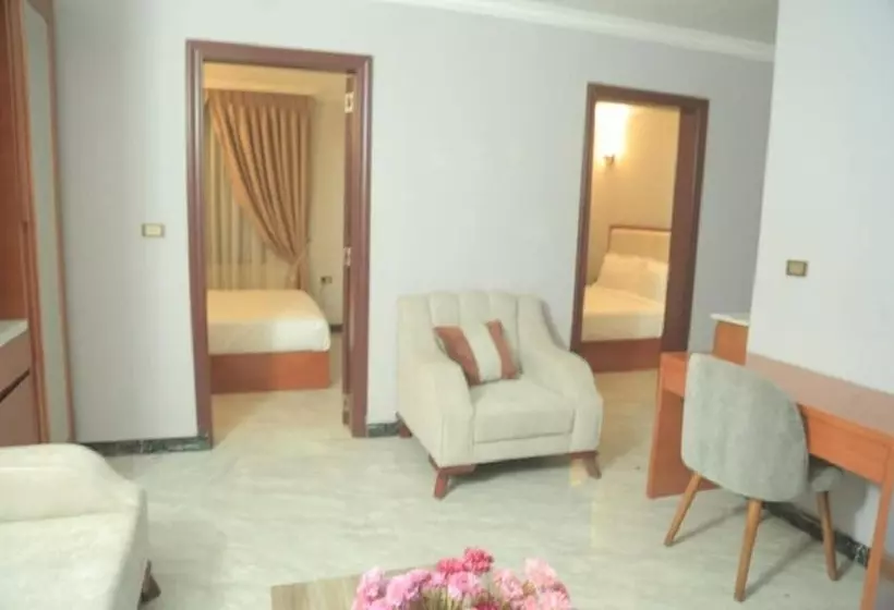 Golden Park Apartment