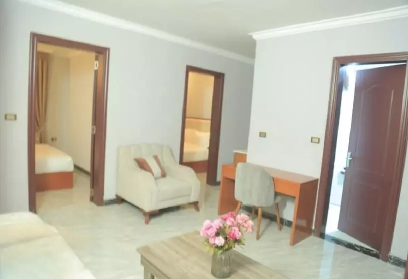 Golden Park Apartment
