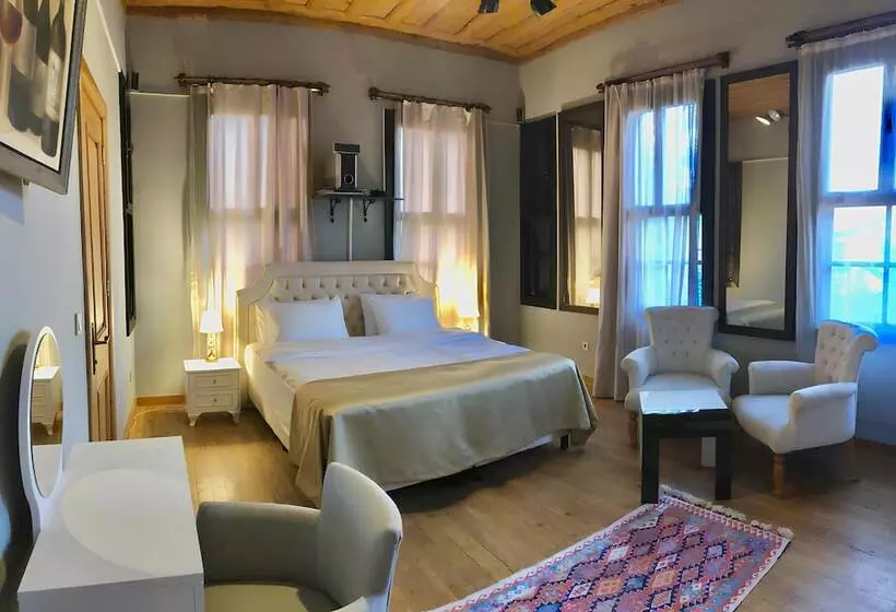 Hostelli Grace Lounge Premium